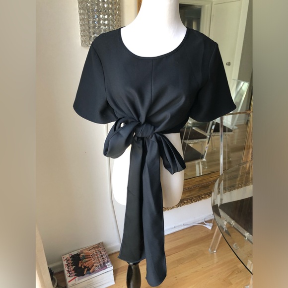 Avec Les Filles Tops - Avec Les Filles Black Tie-Front Crop Top MK